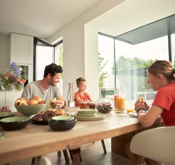 MasterLine 8 Ramen - Maximale lichtinval en panoramisch uitzicht met slanke aluminium profielen gelegen in Nijlen, België