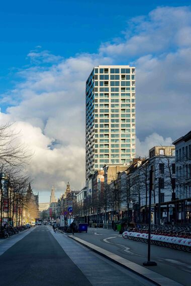 ConceptWall 60 Glasgevels en MasterLine 8 Ramen - Antwerp Tower gelegen in Antwerp, België