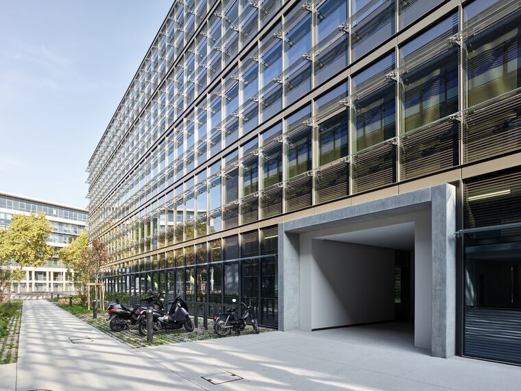ConceptWall 86 Glasgevels, ThermoSystem 68 Ramen, ConceptWall 50 Glasgevels en TS 68-HV Ramen - Jardins du Lou gelegen in Lyon, Frankrijk