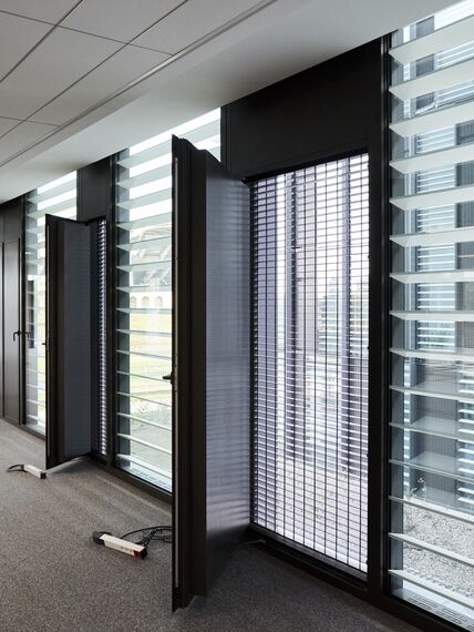 ConceptWall 86 Glasgevels, ThermoSystem 68 Ramen, ConceptWall 50 Glasgevels en TS 68-HV Ramen - Jardins du Lou gelegen in Lyon, Frankrijk