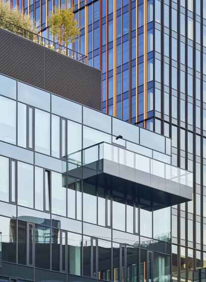 ConceptWall 50 Glasgevels, MasterLine 8 Ramen, MasterLine 8 Deuren, CW 50-HI Glasgevels en CW 50-SC Glasgevels - Forest gelegen in Warsaw, Polen