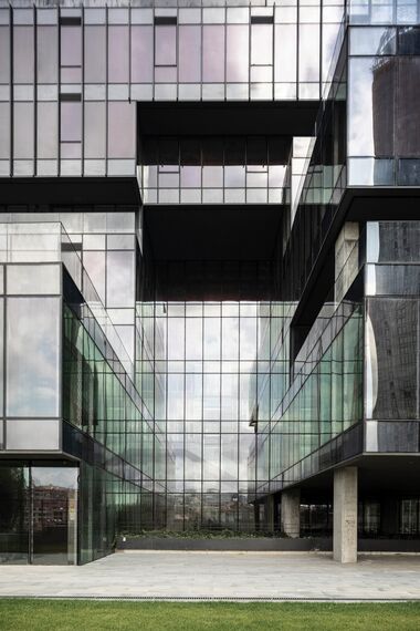 ConceptWall 60 Murs rideaux, HiFinity Coulissants et ConceptSystem 68 Portes - Complexe immobilier Now Bomonti situé à Istanbul, Turquie