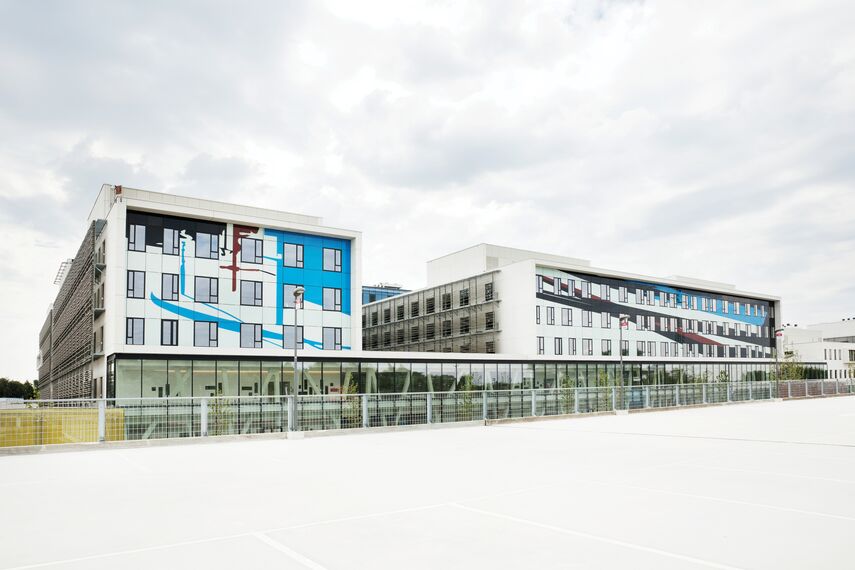 ConceptSystem 77 Fenêtres, CS 77 Fire Proof Fenêtres et BriseSoleil 100 Brise Soleil - Hôpital AZ Sint-Maarten à Malines situé à Mechelen, Belgique