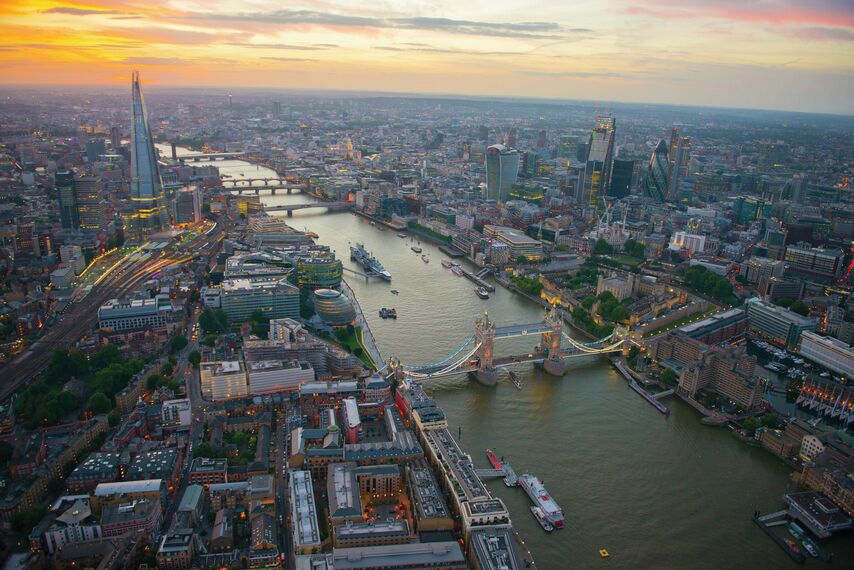 ConceptSystem 68 Fenêtres, ConceptWall 60 Murs rideaux, ConceptPatio 130 Coulissants, ConceptSystem 77 Fenêtres, ConceptSystem 77 Portes et ConceptWall 50 Murs rideaux - One Tower Bridge situé à London, Royaume-Uni