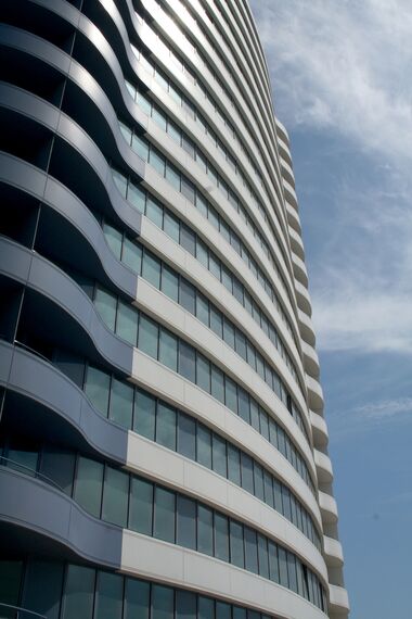 ConceptSystem 77 Deuren en ConceptSystem 77 Ramen - Appartementencomplex White Sails gelegen in Odessa, Oekraïne