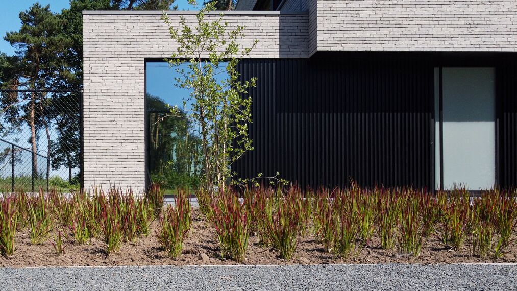 Terrasse d’une villa moderne avec porte coulissante MasterPatio