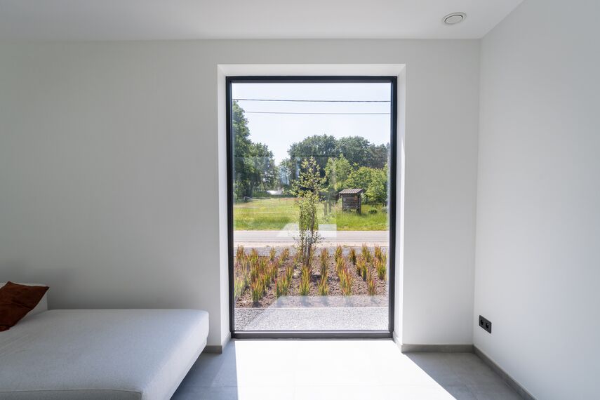 Terrasse d’une villa moderne avec porte coulissante MasterPatio