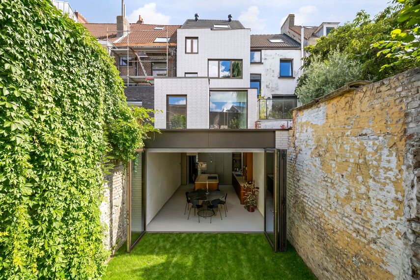 Woning met MasterLine 8 raam
