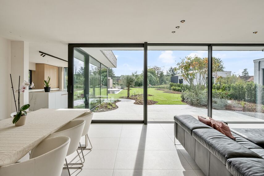 Moderne woning met aluminium ramen