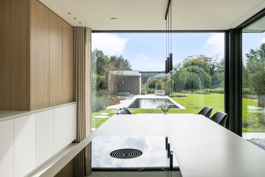 Moderne woning met aluminium ramen