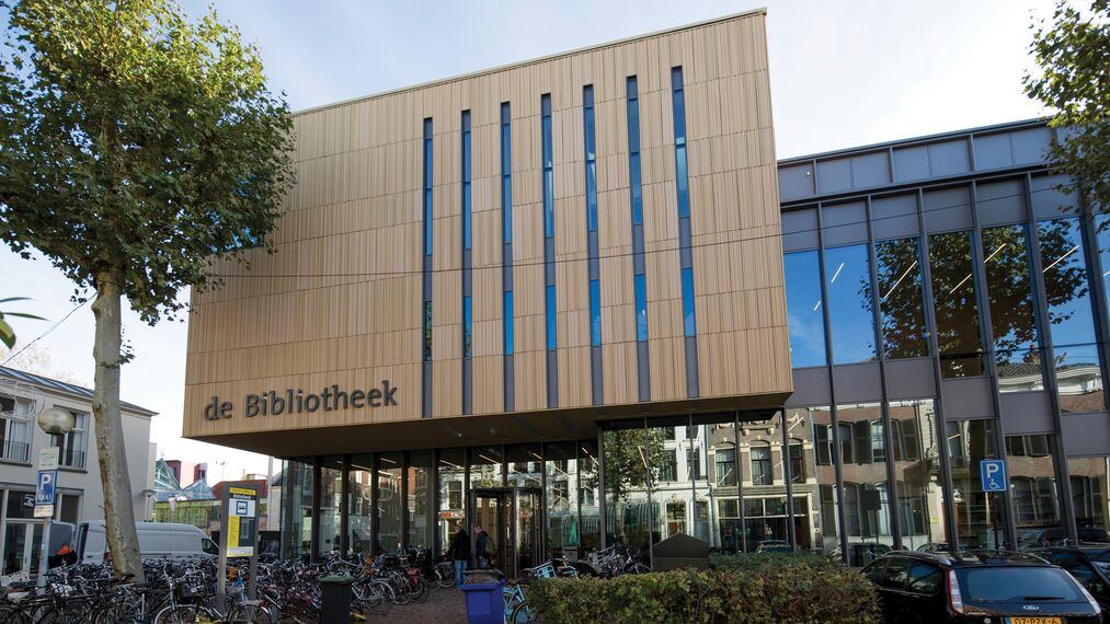ConceptWall 50 Glasgevels en ConceptSystem 77 Ramen - Bibliotheek Deventer bruist gelegen in Deventer, Nederland