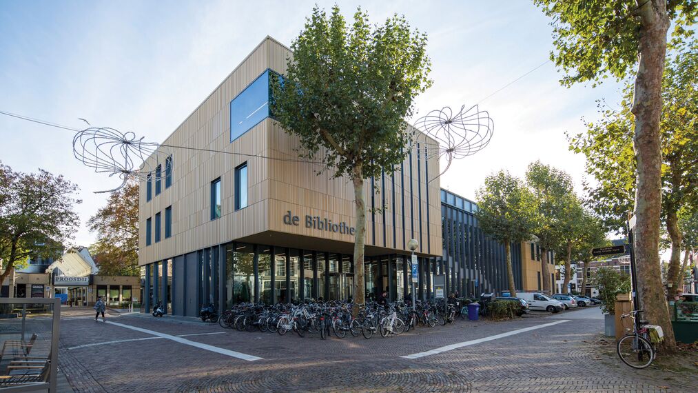 ConceptWall 50 Glasgevels en ConceptSystem 77 Ramen - Bibliotheek Deventer bruist gelegen in Deventer, Nederland