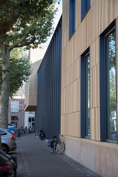 ConceptWall 50 Glasgevels en ConceptSystem 77 Ramen - Bibliotheek Deventer bruist gelegen in Deventer, Nederland