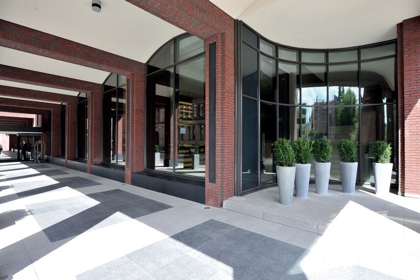 ConceptWall 50 Glasgevels - Hilton hotel gelegen in Den Haag, Nederland