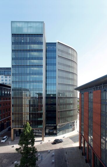 ConceptWall 50 Murs rideaux, Vision 50 Portes, ConceptSystem 68 Fenêtres, ConceptWall 60 Murs rideaux et ConceptSystem 68 Portes - Eleven Brindleyplace situé à Birmingham, Royaume-Uni