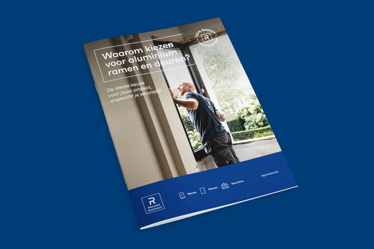 Mockup brochure Renoveren met aluminium