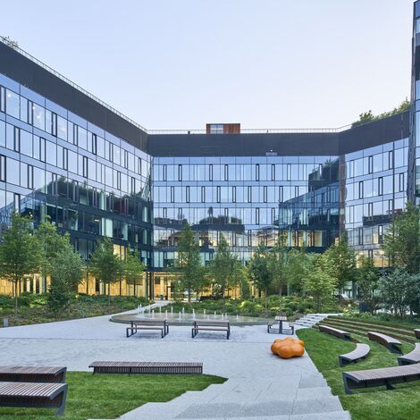 ConceptWall 50 Glasgevels, MasterLine 8 Ramen, MasterLine 8 Deuren, CW 50-HI Glasgevels en CW 50-SC Glasgevels - Forest gelegen in Warsaw, Polen