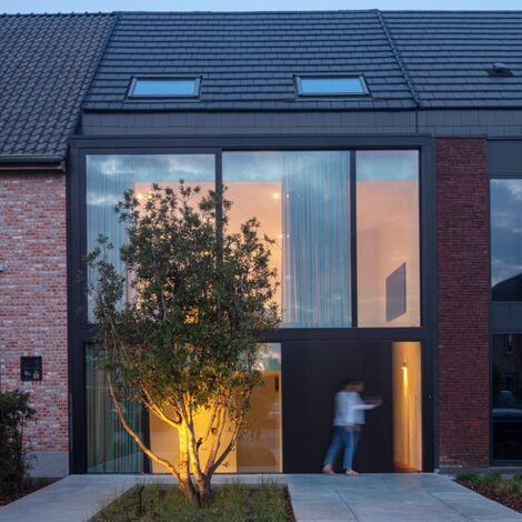 Woning met kantoor gelegen in Bornem, België