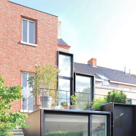 MasterLine 8 Fenêtres et MasterPatio Coulissants - Maison de maître gantoise avec fenêtres (coulissantes) de Reynaers Aluminium situé à Gent, Belgique