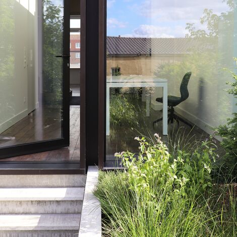 MasterLine 8 Fenêtres et MasterPatio Coulissants - Maison de maître gantoise avec fenêtres (coulissantes) de Reynaers Aluminium situé à Gent, Belgique