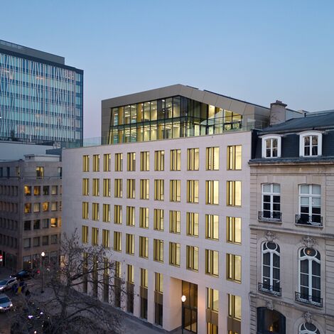 ConceptWall 50 Glasgevels en MasterLine 8 Ramen - Herontwikkelingsproject The First in Brussel gelegen in Brussels, België