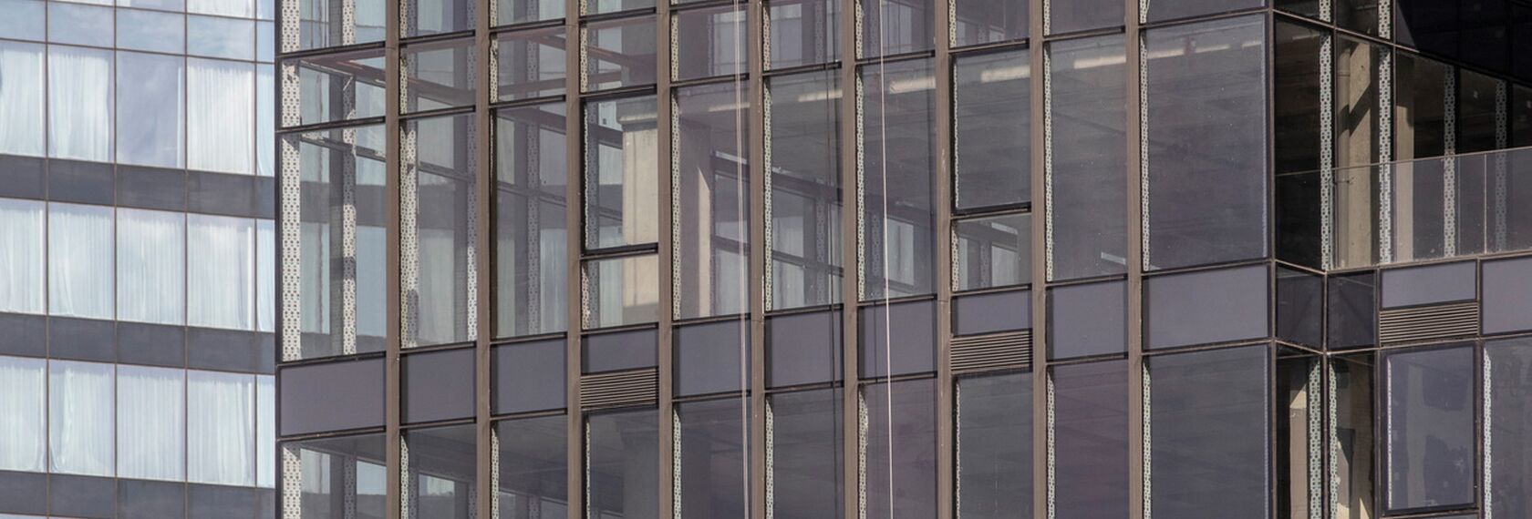 ConceptWall 60 Glasgevels, HiFinity Schuifsystemen en ConceptSystem 68 Deuren - Appartementencomplex Now Bomonti gelegen in Istanbul, Turkije