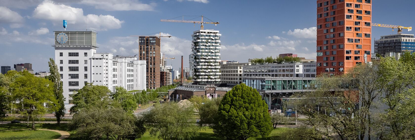 SlimLine 38 Ramen, SlimLine 38 Deuren en ConceptWall 50 Glasgevels - Trudo Toren Vertical Forest gelegen in Eindhoven, Nederland