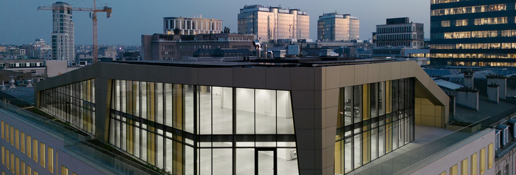 ConceptWall 50 Glasgevels en MasterLine 8 Ramen - Herontwikkelingsproject The First in Brussel gelegen in Brussels, België