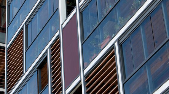 ConceptWall 50 Murs rideaux et CS 86-HI (c) Systèmes annulés - Dalston Lane situé à London, Royaume-Uni