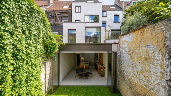 Woning met MasterLine 8 raam