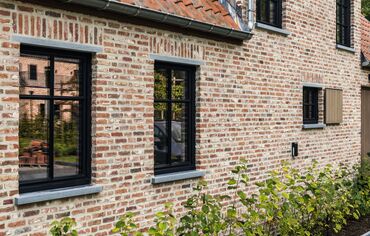 Steellook aluminium ramen in landelijke woning