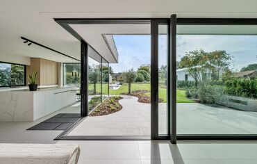 Moderne woning met aluminium ramen